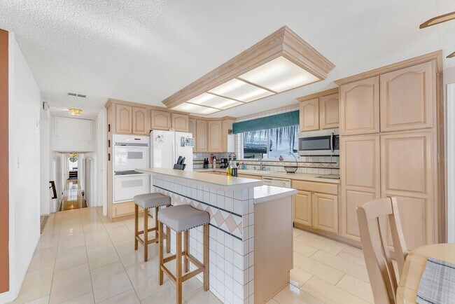 Building Photo - FULLY FURNISHED Home in the Mountains