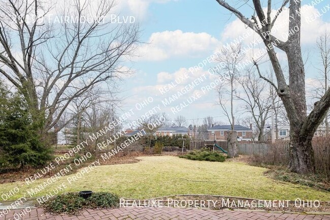 Building Photo - 21199 Fairmount Blvd