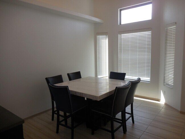 Building Photo - 12880 Haxby St