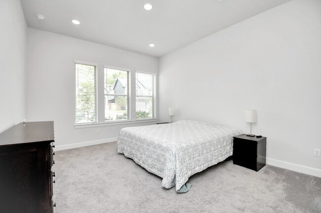 Building Photo - 1538 Park Path Dr