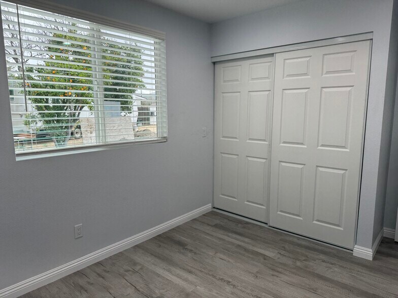 1st bedroom - 1363 Hudspeth St