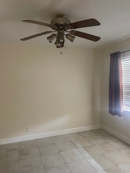 Building Photo - 2073 Coral Ridge Dr