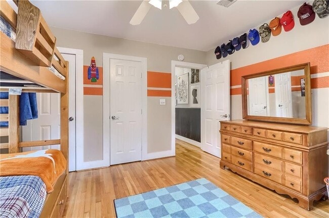 Building Photo - 1504 Hillmont St