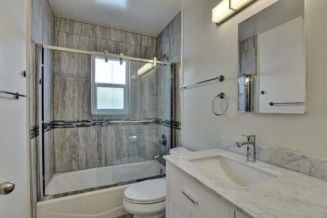 Building Photo - 3 bed 2 bath home for rent in San Mateo
