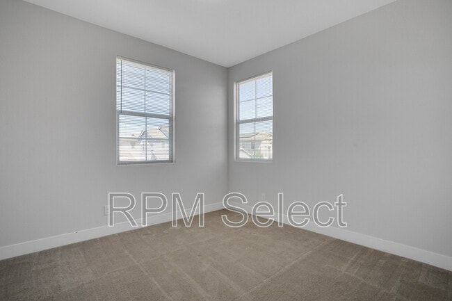 Building Photo - 567 Datura Dr