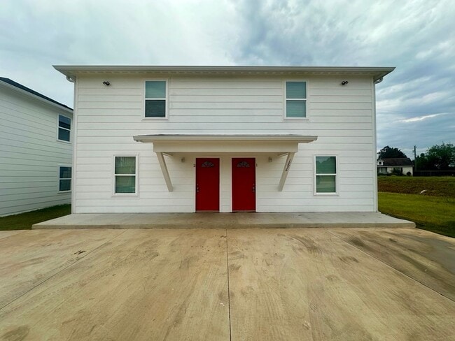 Building Photo - Country Hills Duplexes