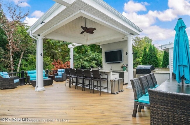 Building Photo - 29 Northwoods Rd