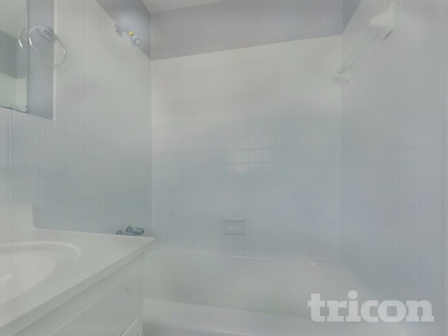 Building Photo - 490 Rocky Creek Dr