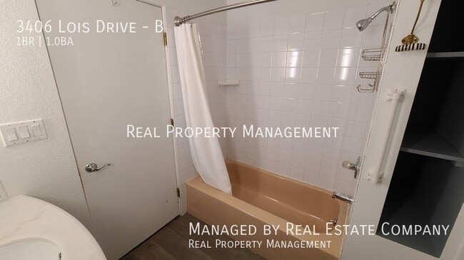 Building Photo - 3406 Lois Dr