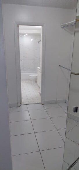 Building Photo - 140 NW 87th Ave