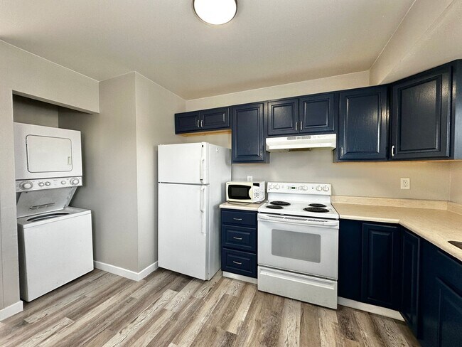 Building Photo - 1042 Mazatlan Cir