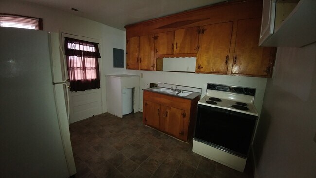 Building Photo - 2110 Rokeby Ave