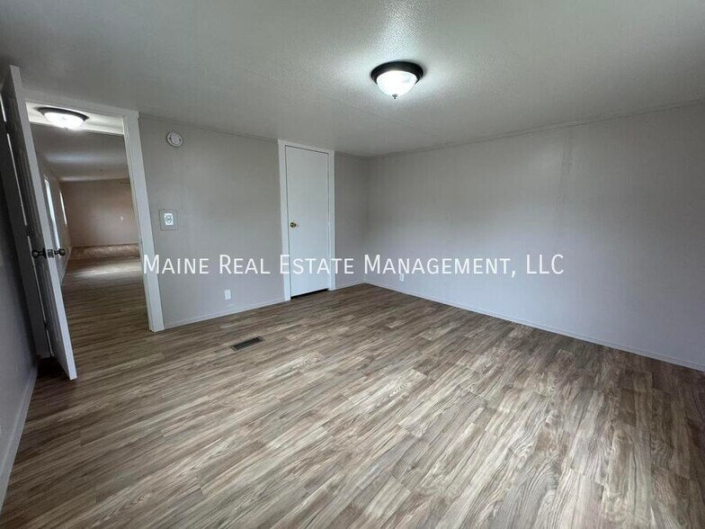 Building Photo - 108 D St