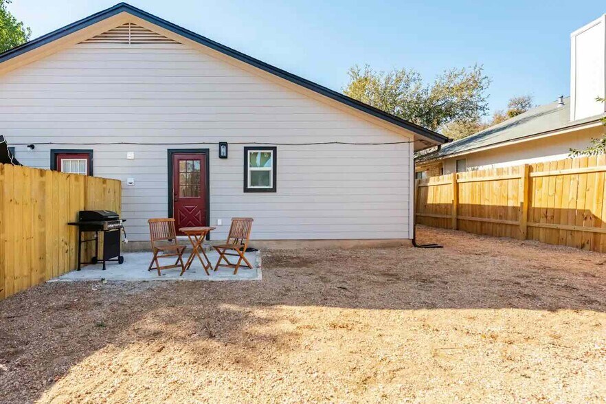 Building Photo - 1751 Horseshoe Cir