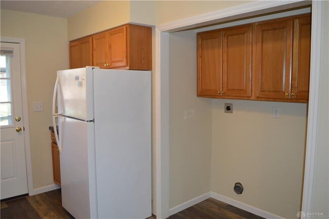 Building Photo - 8496 Woodgrove Dr