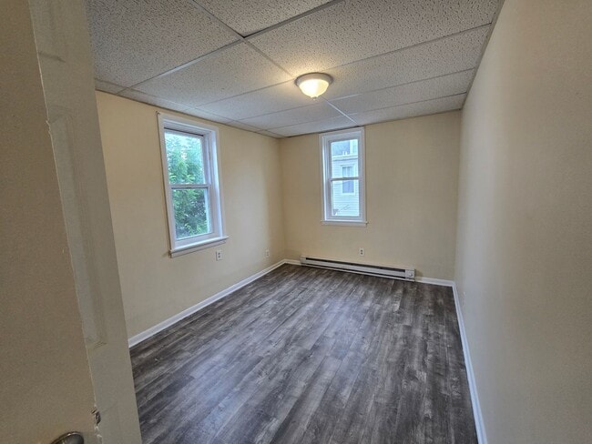 Building Photo - 325 N Perry St