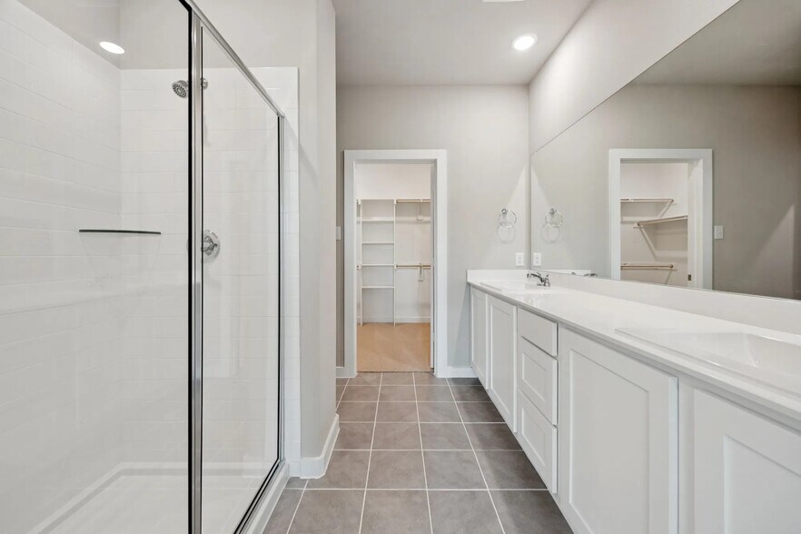 Building Photo - 5009 Celebration Dr