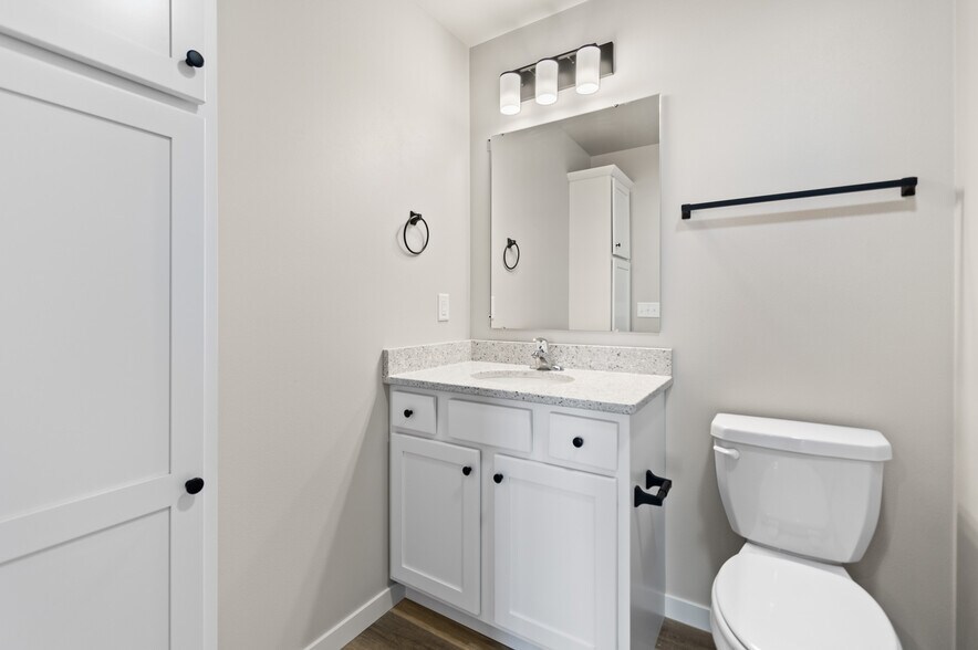 Building Photo - 1422 Ruth Ave