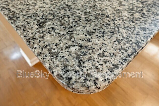 Building Photo - 1676 Royal Oak Ct