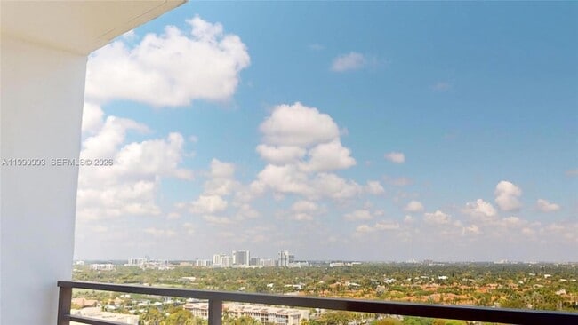 Building Photo - 2500 Parkview Dr