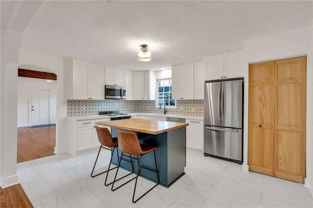 Building Photo - 237 Vinet Ave