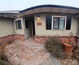 Building Photo - 3 bed 2 bath 2 car garage Los Osos