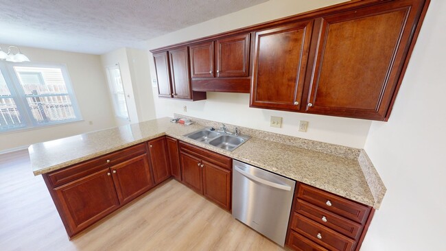 Building Photo - $350 OFF First Month's Rent! 3 Bedroom Upd...