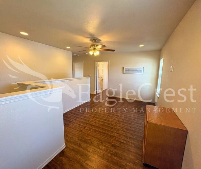 Building Photo - Spacious 3-Bedroom, 2-Bath Home on a Corner Lot-Students Encouraged To Apply