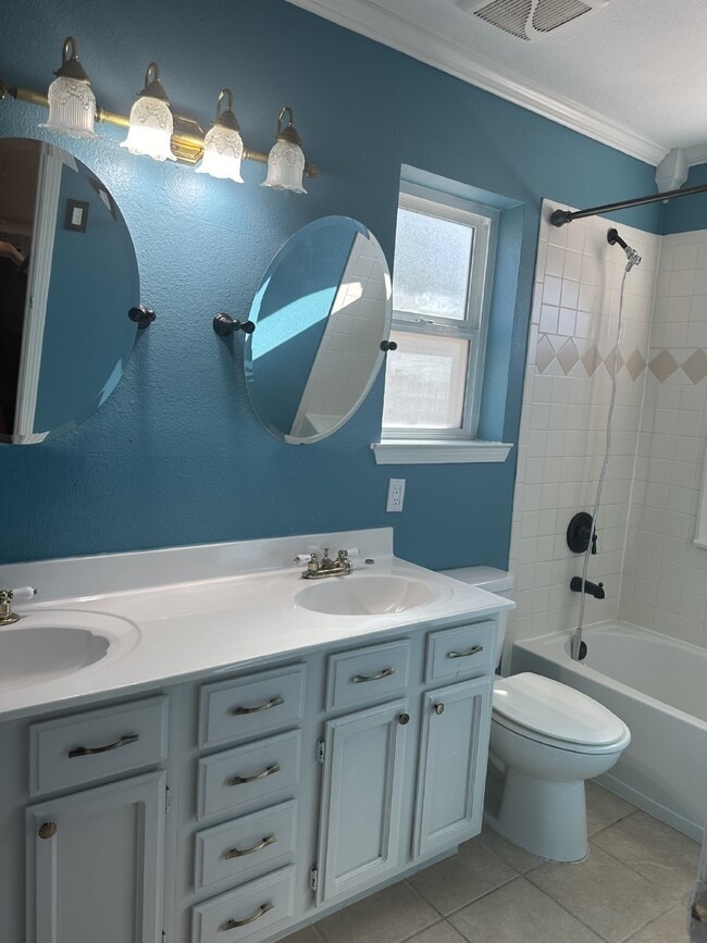 Building Photo - 5615 Burning Tree Dr