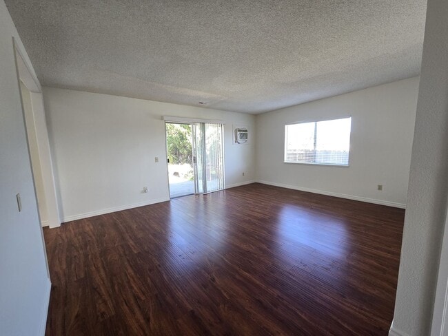 Building Photo - Peacock Hills, 55+ Community - Home in Peacock Hills - Oceanside