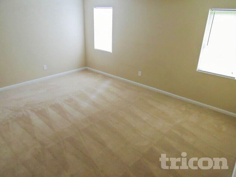 Building Photo - 65 Spring Cir