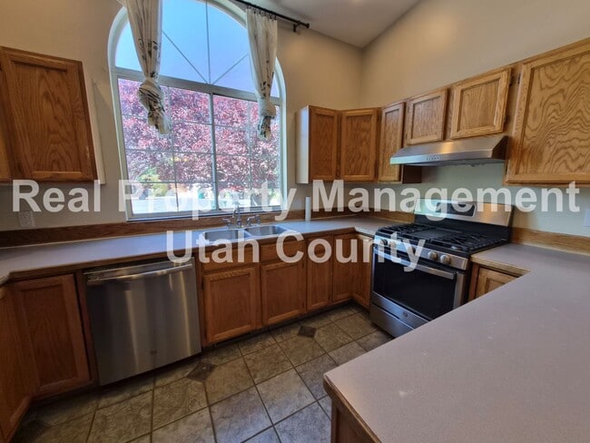 Building Photo - Qualify With 2.5x Rent in Income. Plus Hal...
