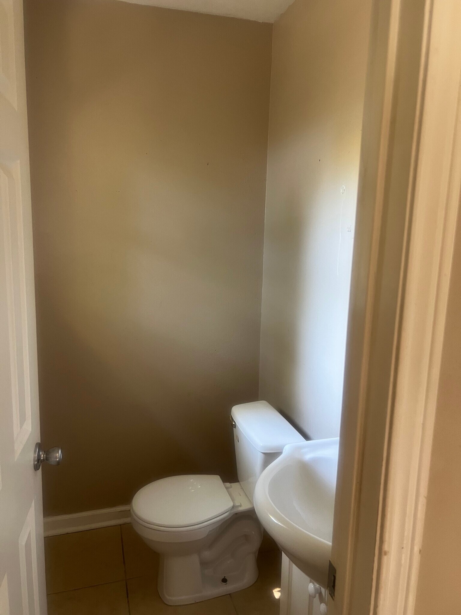 Building Photo - 416 E Cedar St