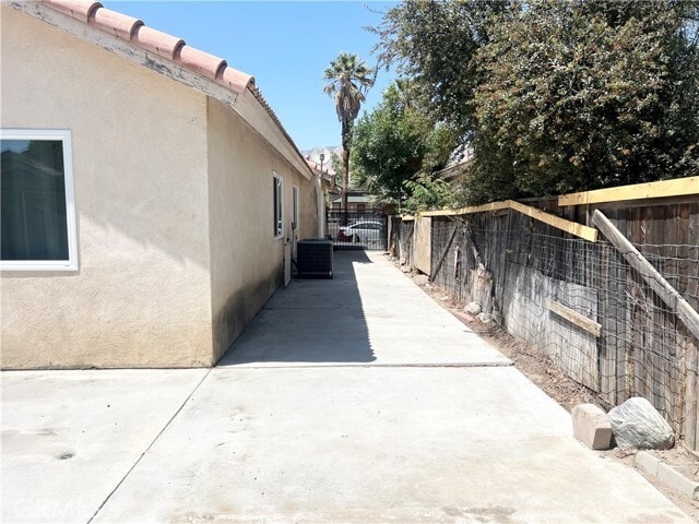 Building Photo - 1084 E Evans St