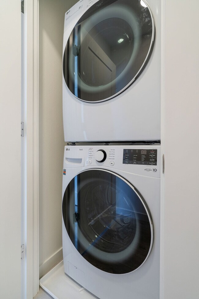 Building Photo - 1835 14th Ave