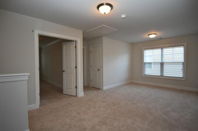 Building Photo - 2874 Scarecrow Way