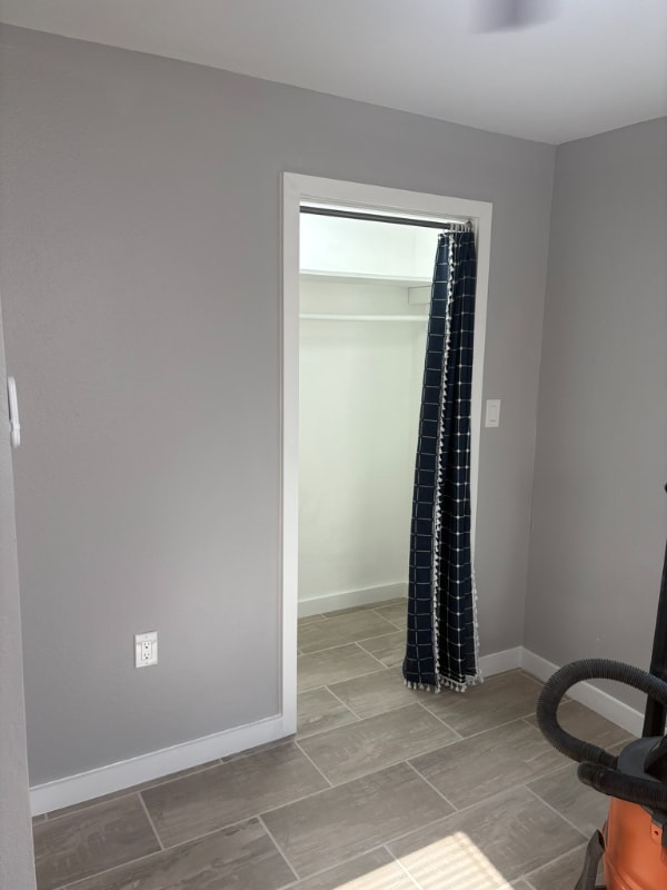 Building Photo - 519 Claride St