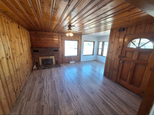 Primary Photo - Spacious 5-Bedroom Home in Quiet Delta Nei...