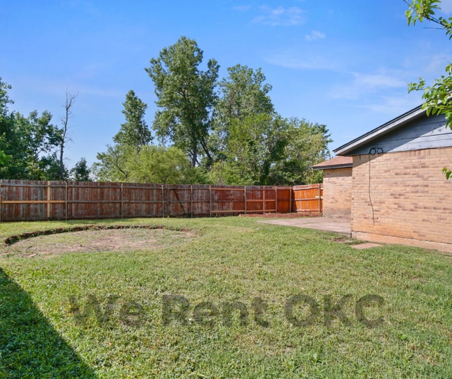 Building Photo - 7500 NW 113th Pl