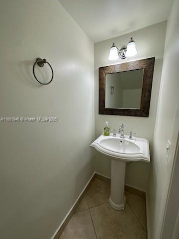 Building Photo - 4600 SW 67th Ave