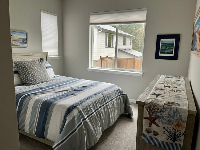 Building Photo - Beautiful New 2-Story Poulsbo Home