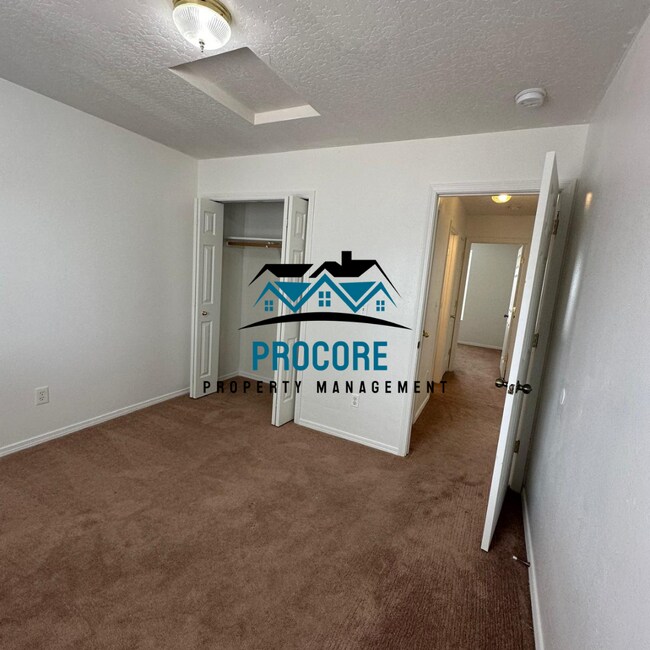 Building Photo - 2313 W Grouse Ave