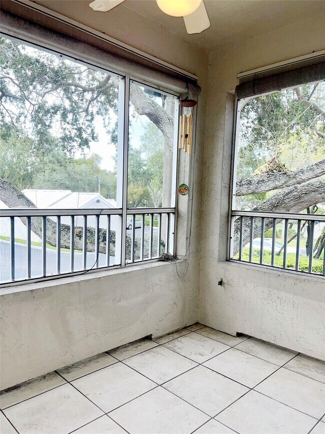 Building Photo - 2850 N Oakland Forest Dr