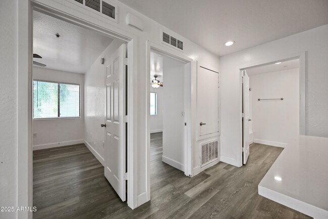 Building Photo - 3065 N 67th Ave