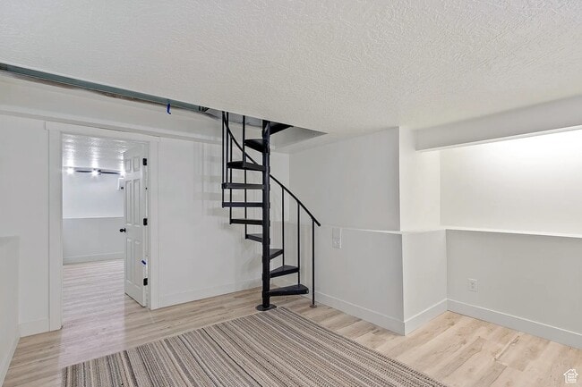 Building Photo - 208 Ogden Canyon Rd