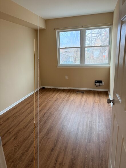 Bedroom 2 - 8836 Cottage St