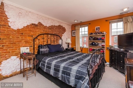 Building Photo - 825 S Linwood Ave