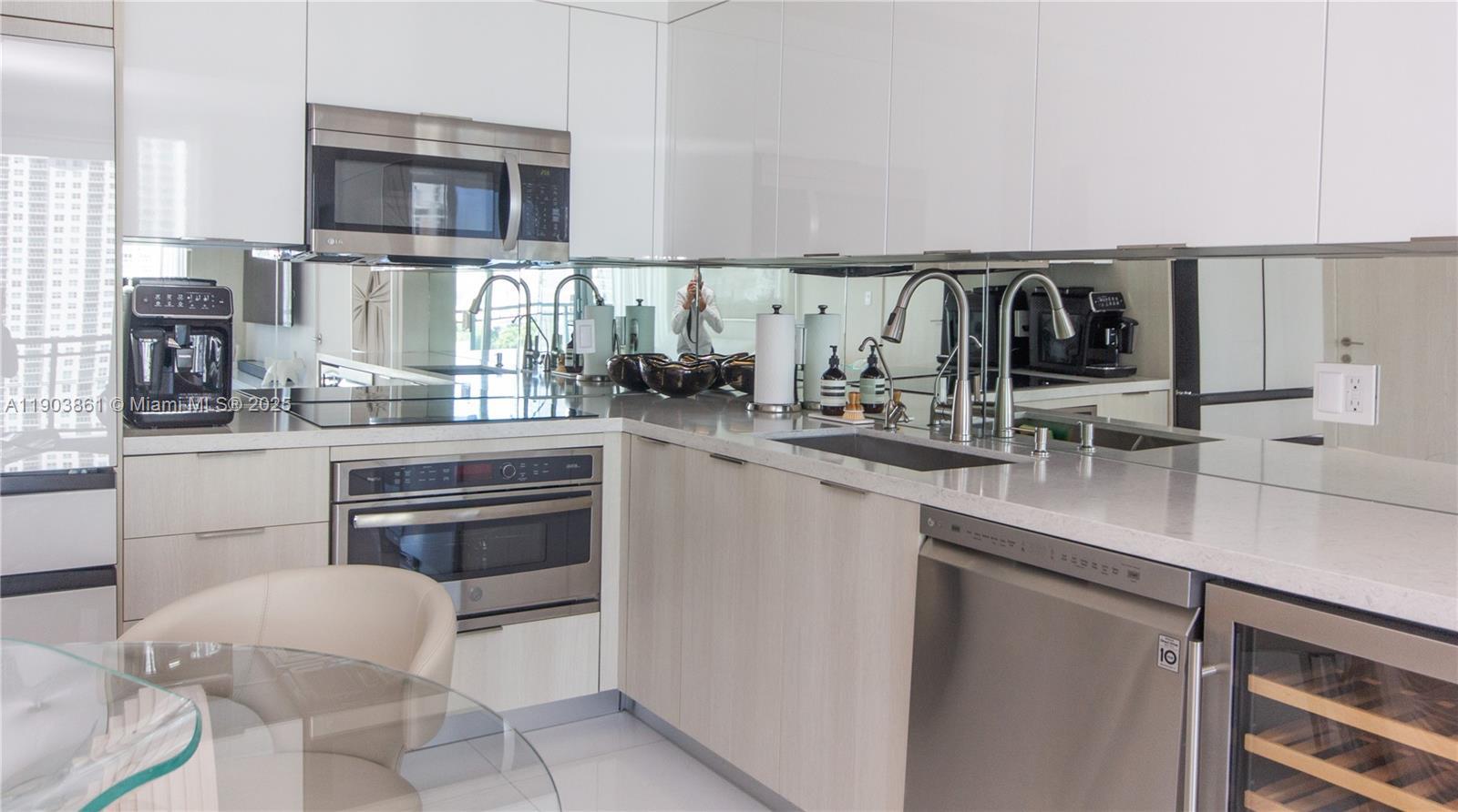 Building Photo - 92 SW 3rd St