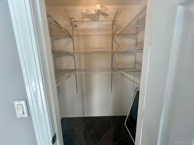 Building Photo - 28 Stratford Rd