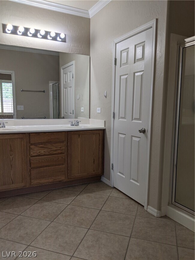 Building Photo - 7437 Ravines Ave
